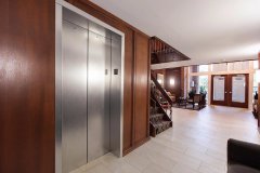 一般不锈钢电梯门套安装方法是什么？