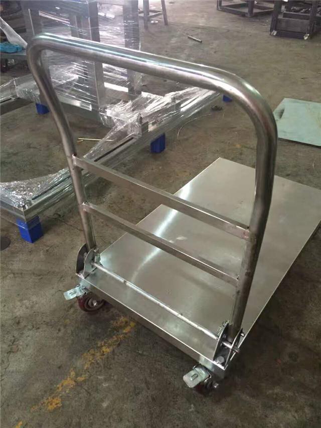 整洁美观，各类不锈钢推车
