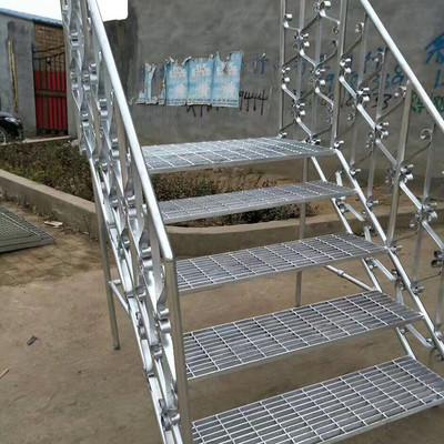 简单安全更实用，不锈钢梯子