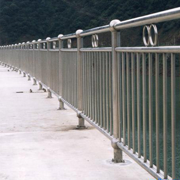 不锈钢围墙护栏